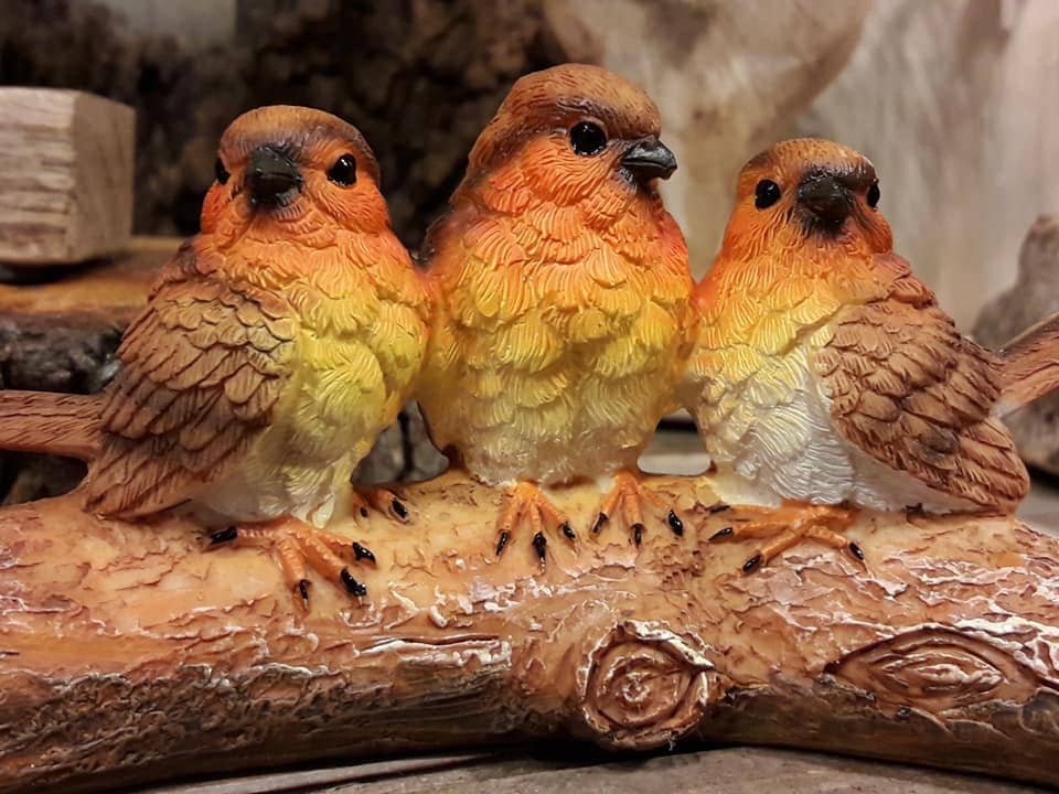 Vögel auf einem Baumstamm – Gilde Sfeer Saison Deko
